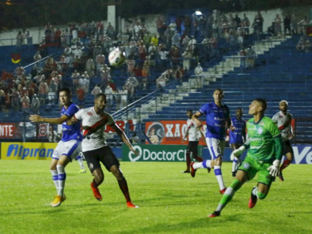 Próximo adversário empata sem gols