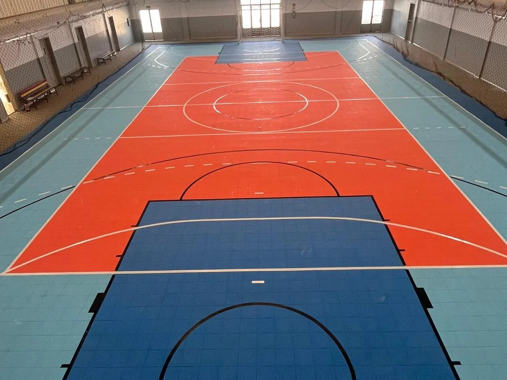 Caminho da Luz reinaugura quadra poliesportiva e piscina térmica