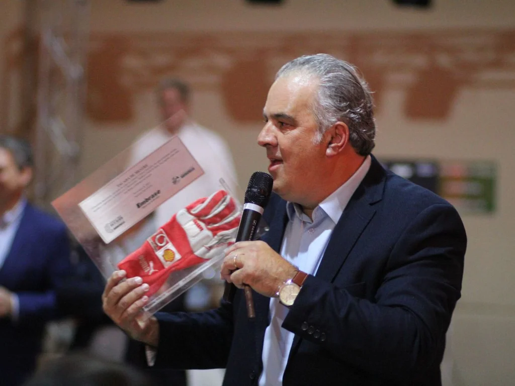 Leilão arrecada R$ 100 mil para duas instituições