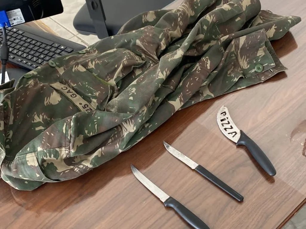 Homem armado com faca tenta invadir colégio no Prado Velho