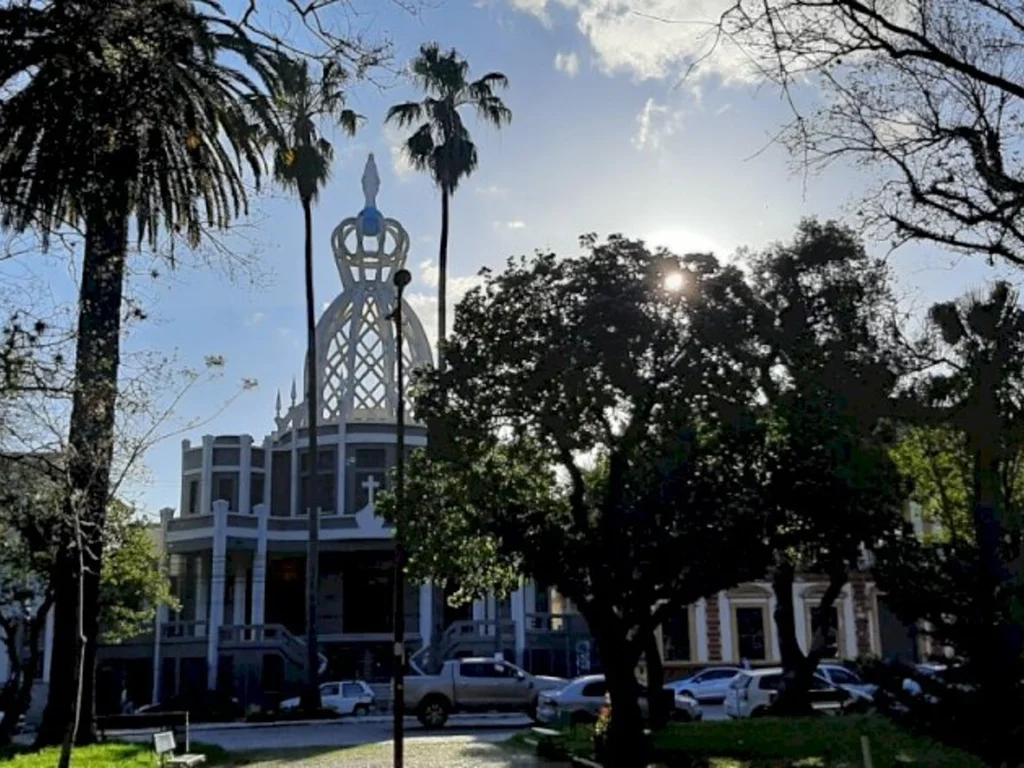 Domingo é dia de benção aos animais na praça