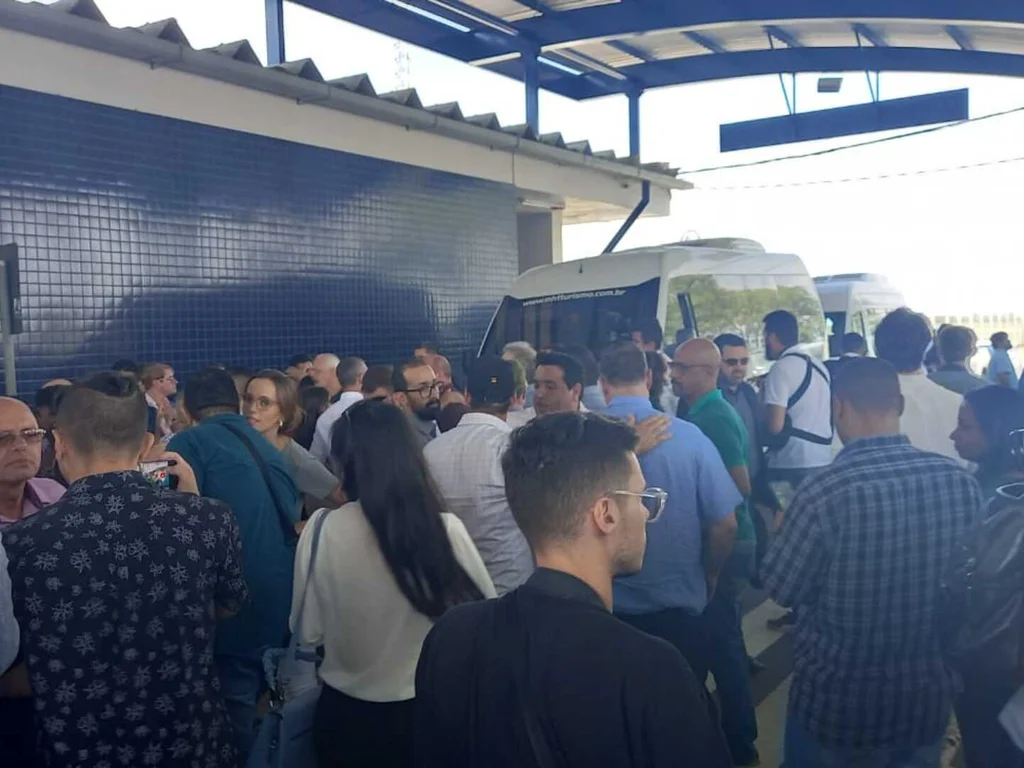 Ministros chegam ao Aeroporto e se deslocam para Hulha Negra