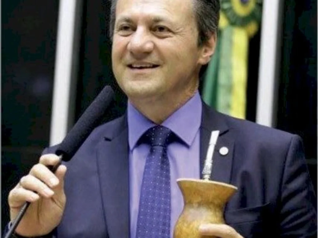 Cherini se reúne com apoiadores