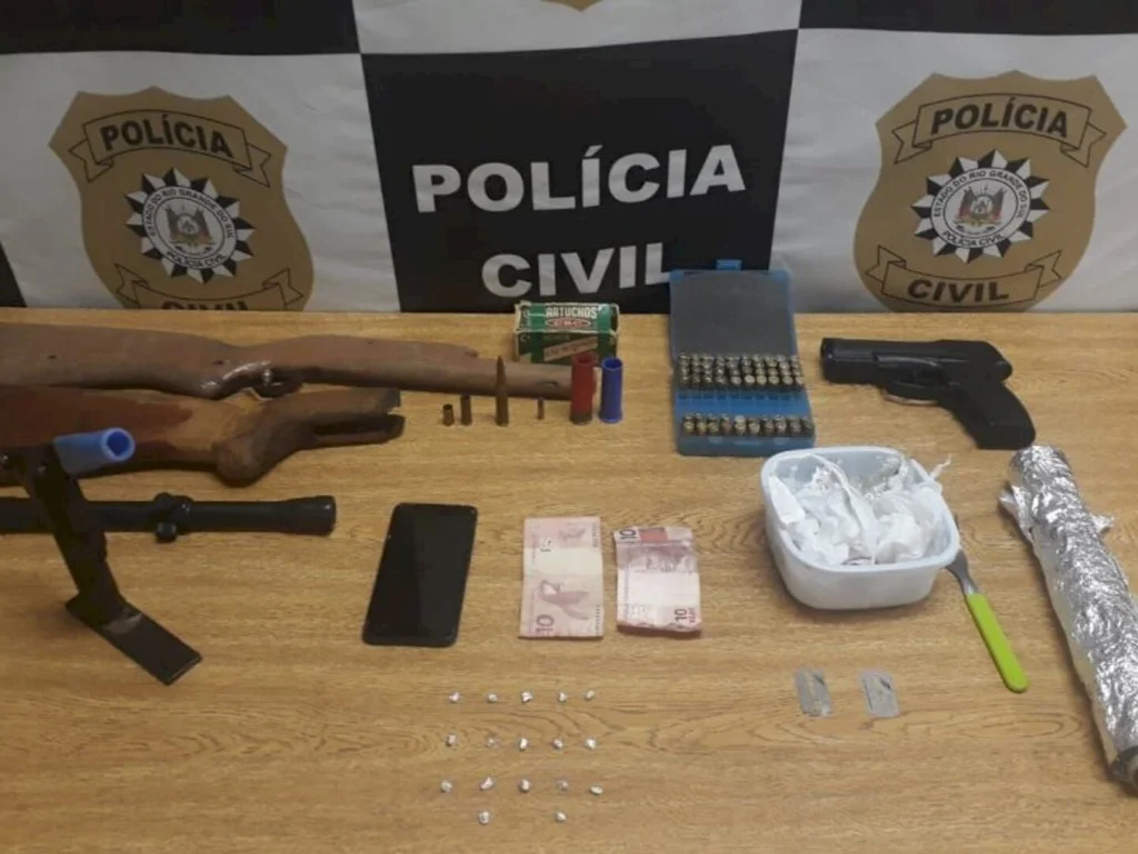 Operação da Polícia Civil prende duas pessoas em Lavras do Sul
