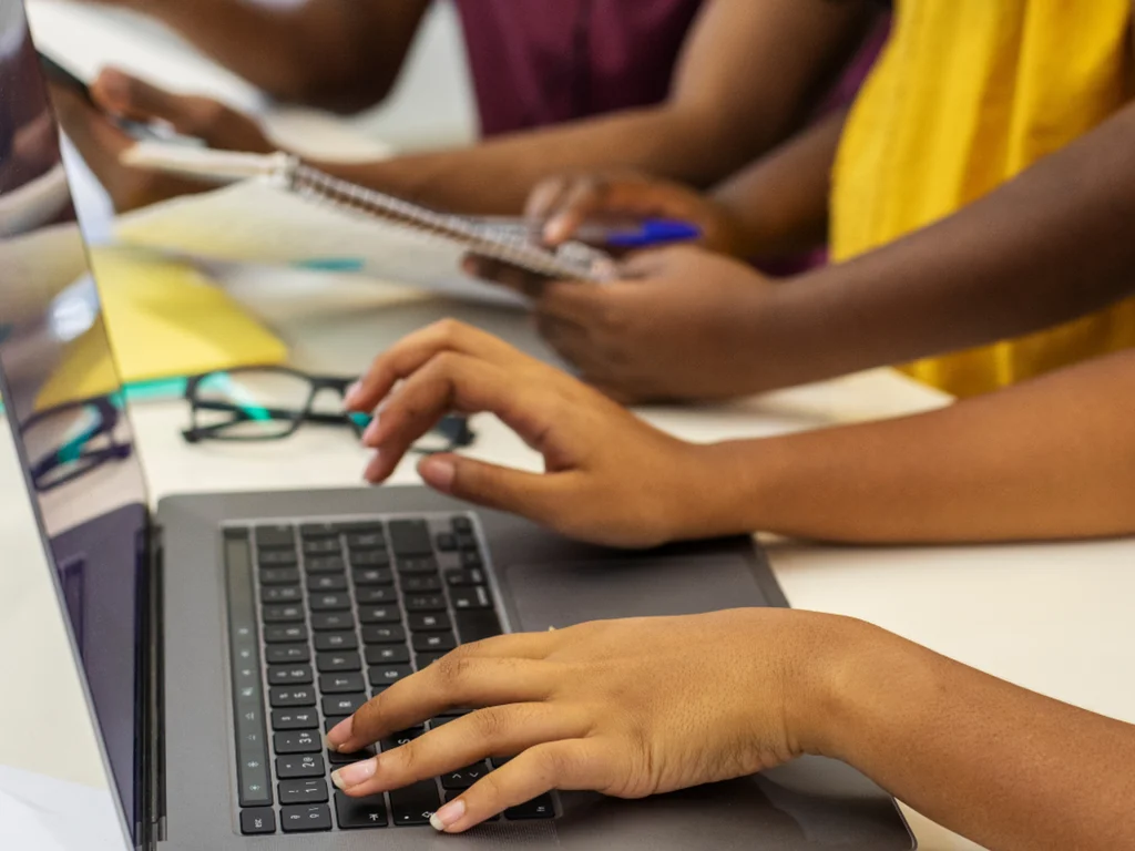 IFRS disponibiliza curso de Português a distância