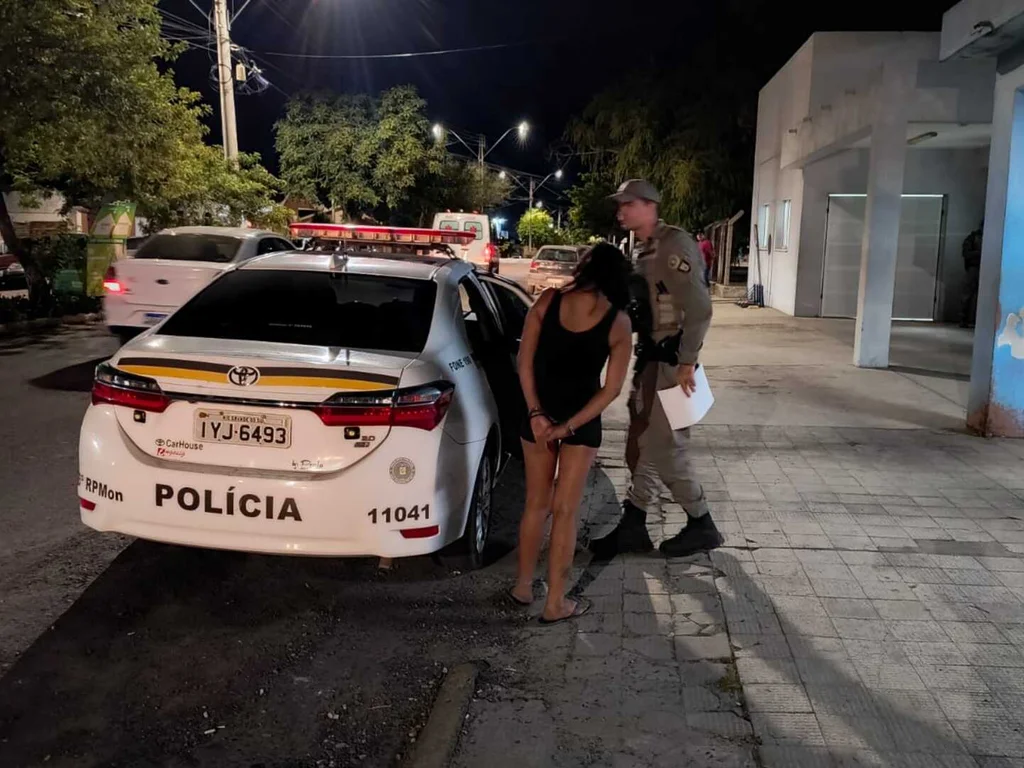 Mulher é presa por tentar matar outra em um bar