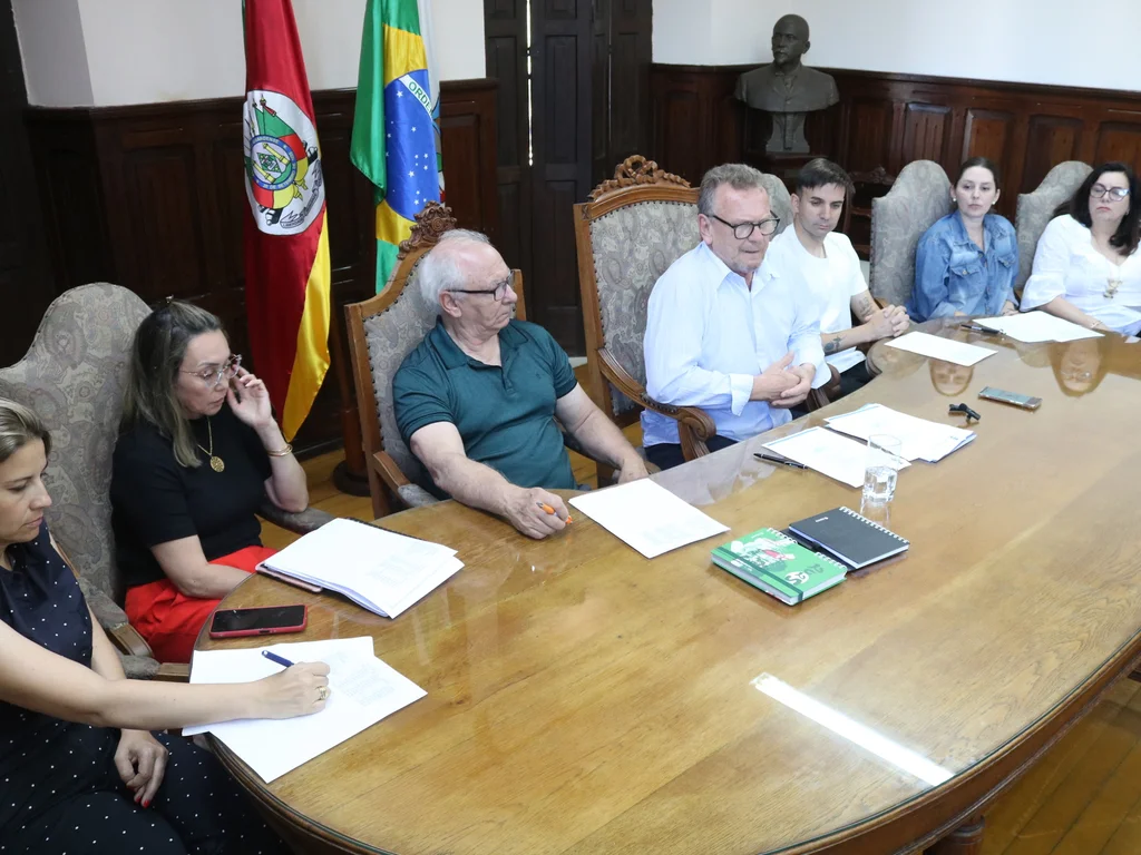 Mainardi confirma suspensão de vantagens e de cedências de funcionários