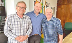 Mainardi confirma suspensão de vantagens e de cedências de funcionários