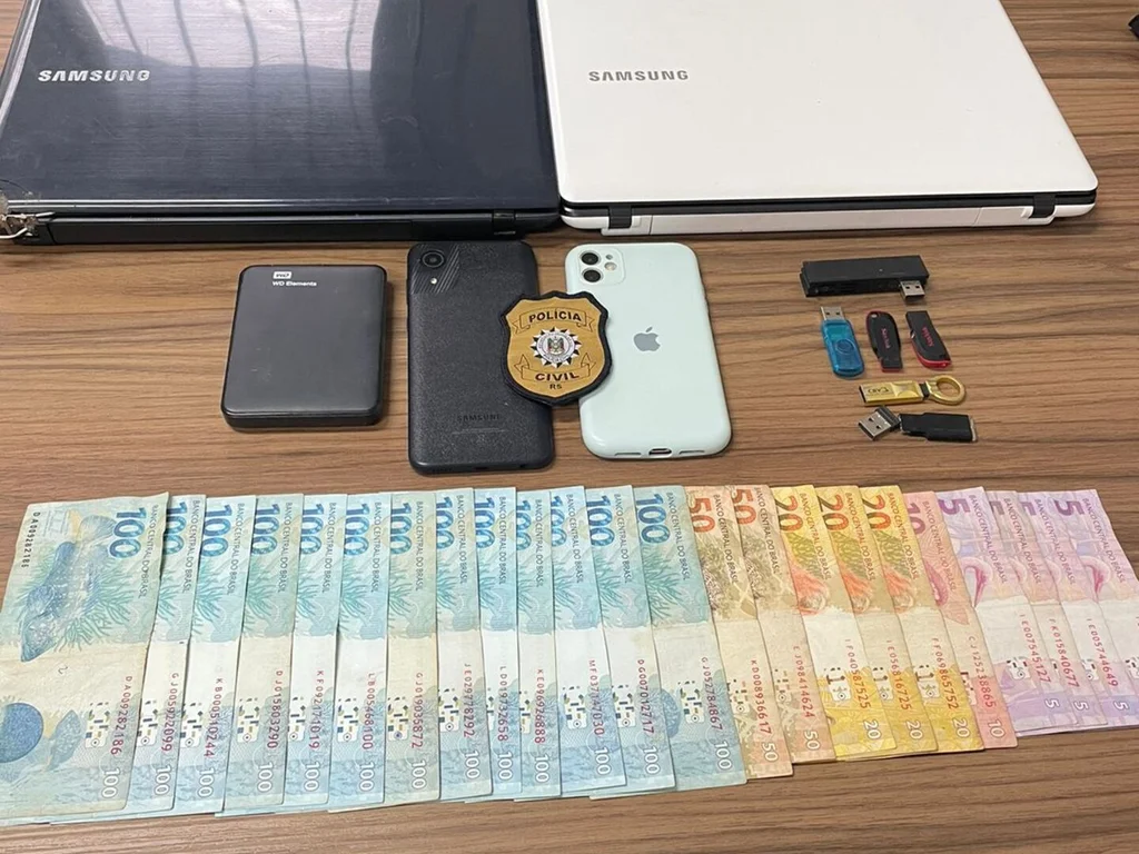 Polícia cumpre mandado contra investigado por “sextorsão”