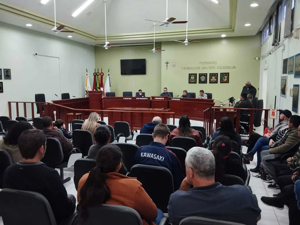 Prefeitura trata de vale-alimentação e laudo de insalubridade