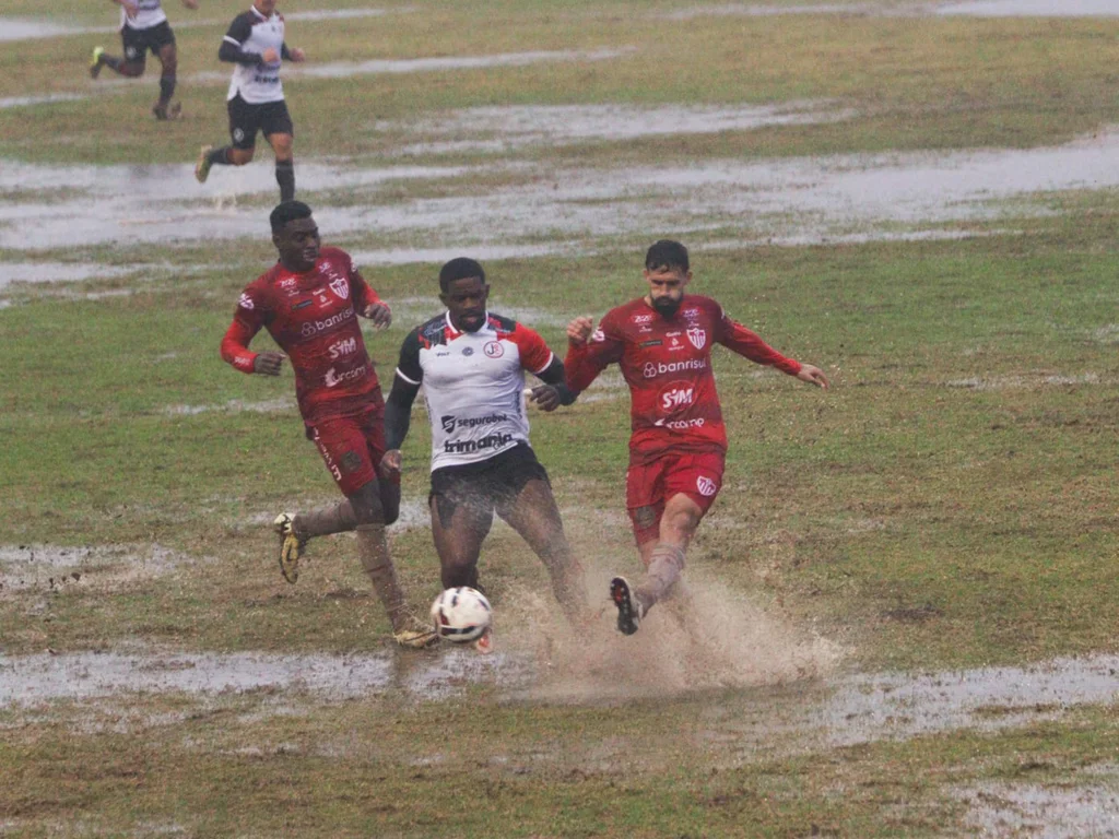 Guarany vence abaixo de chuva e confirma Wiliam Campos para 2026