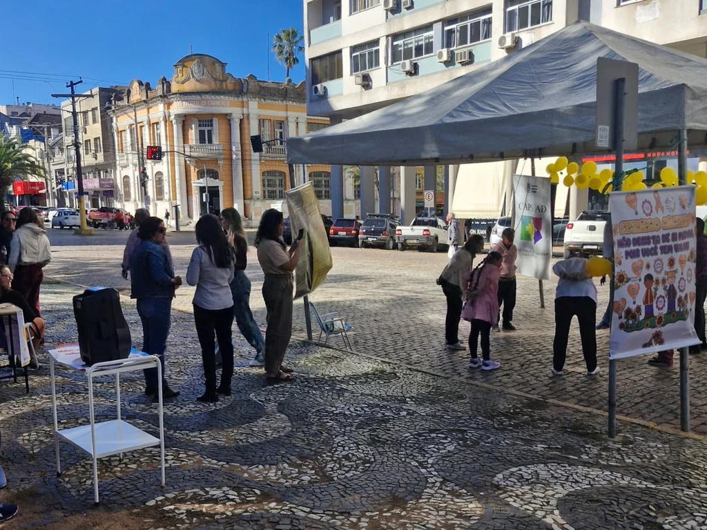 Setembro Amarelo leva conscientização à praça Silveira Martins