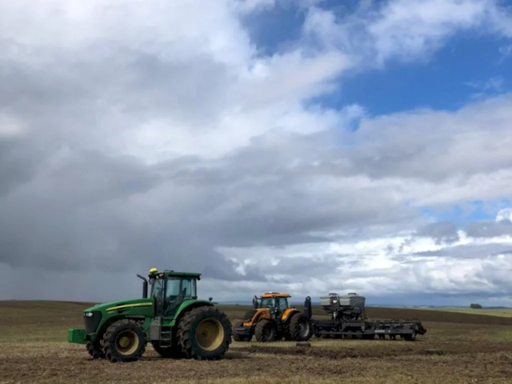 Jovens da Colônia Nova realizam ‘Tratoraço’