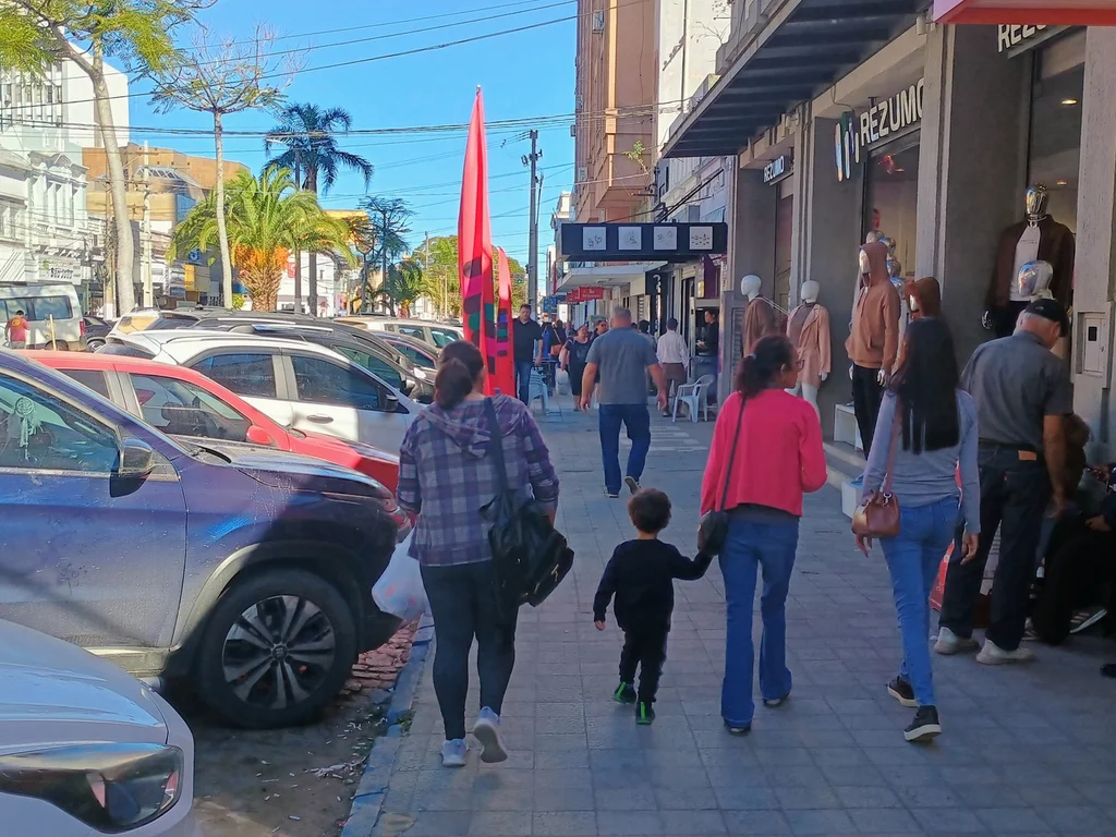 Comércio quer compensar falta de vendas no Dia dos Namorados