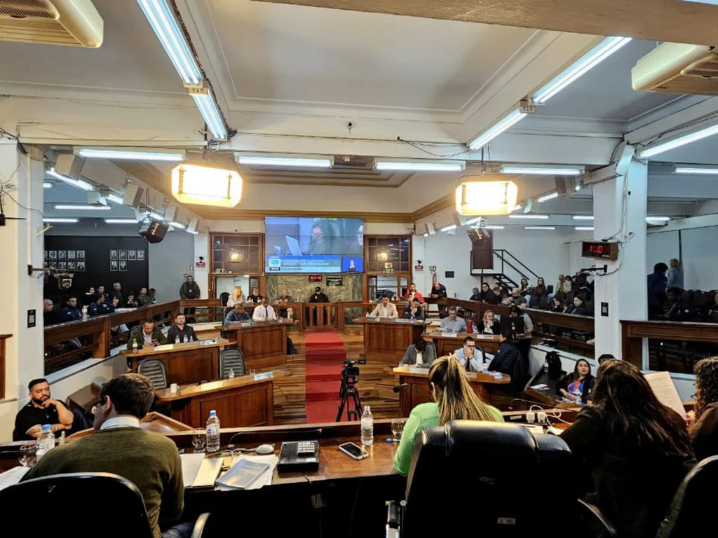 Sessão extraordinária aprecia projetos relativos ao Daeb e transporte coletivo