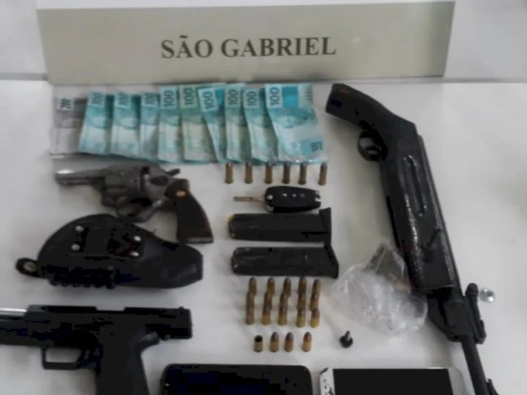 Brigada Militar realiza prisões por posse de armas e receptação