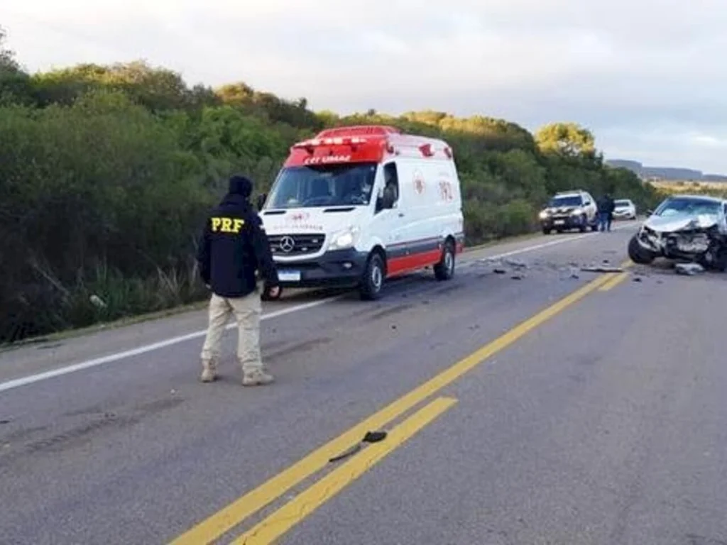 Acidente resulta em mortes na BR-153