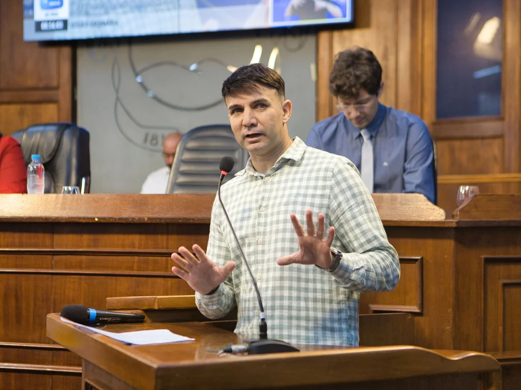 Lelinho propõe criação de Frente em Defesa do Curso de Medicina