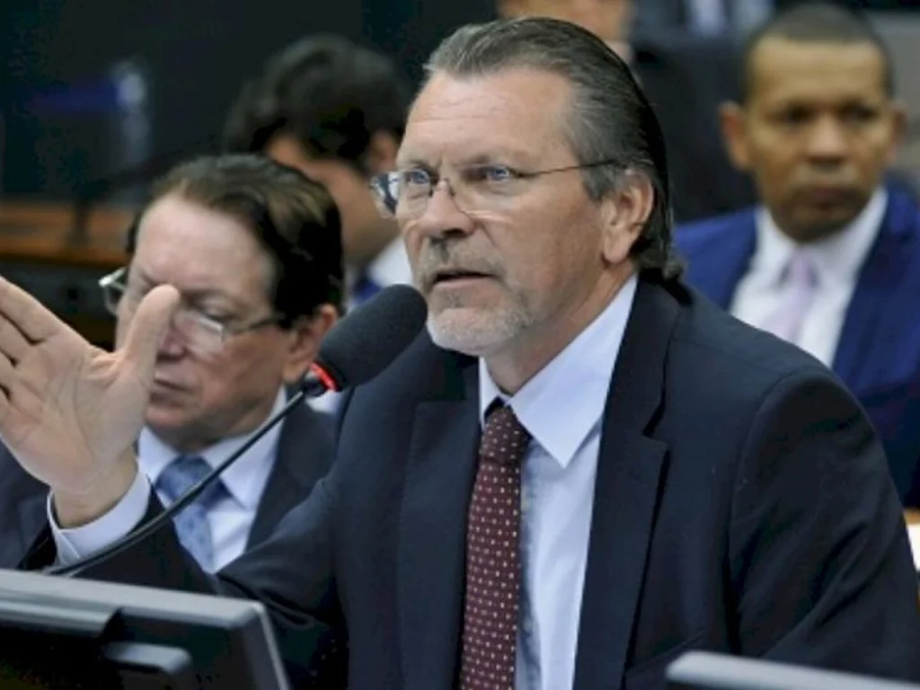 Hamm indica emenda para Hulha Negra