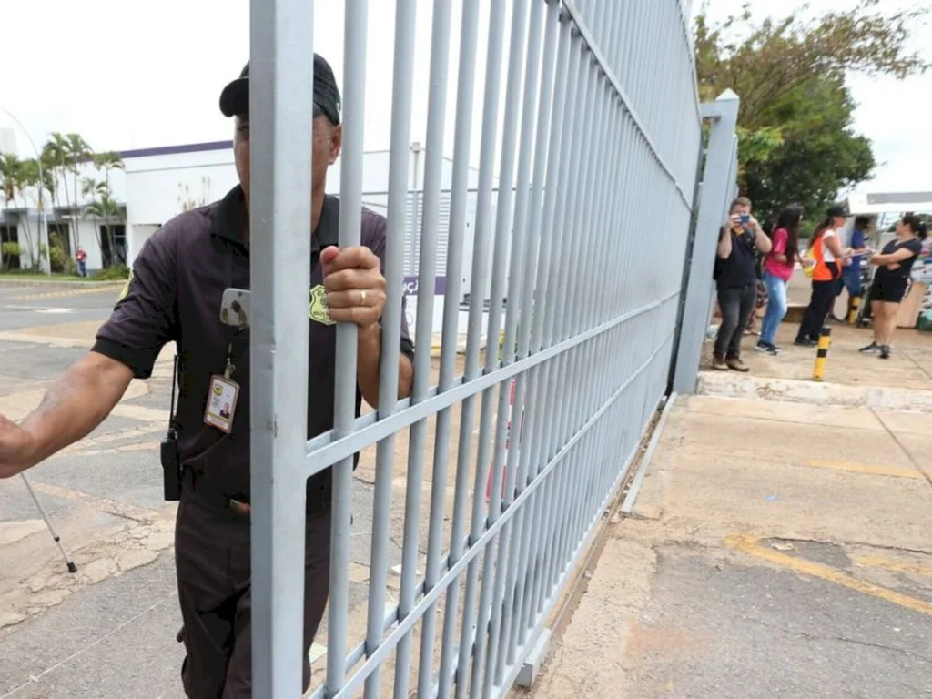 Enem 2022 será reaplicado nos dias 10 e 11 de janeiro