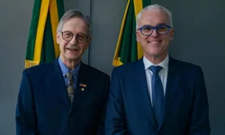 Decano ficará em cargo até o fim do mês