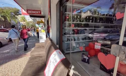 Corte de árvores em praça gera polêmica