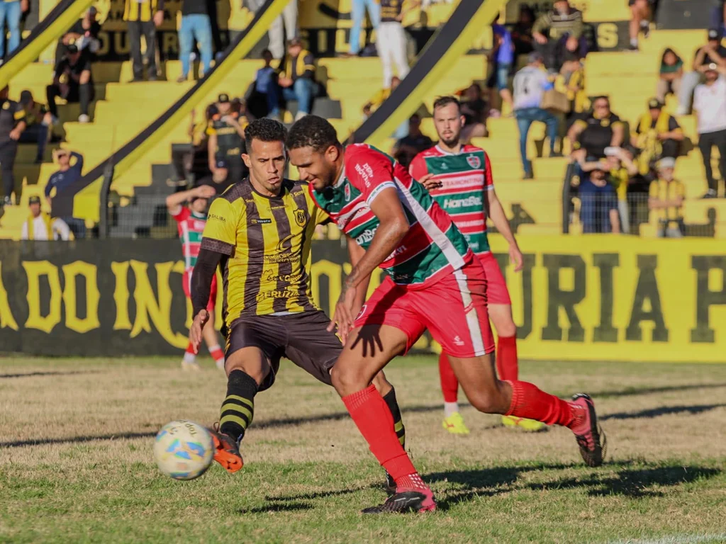 Bagé empata em casa e time sai vaiado