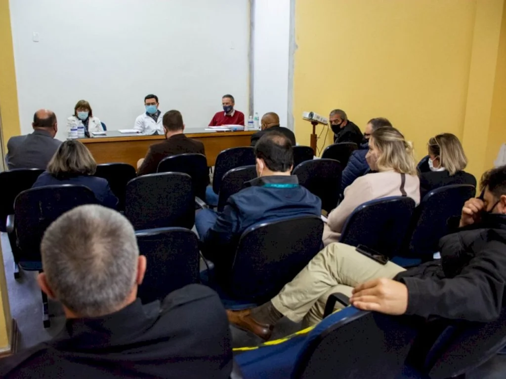 Vereadores de reúnem com direção da Santa Casa