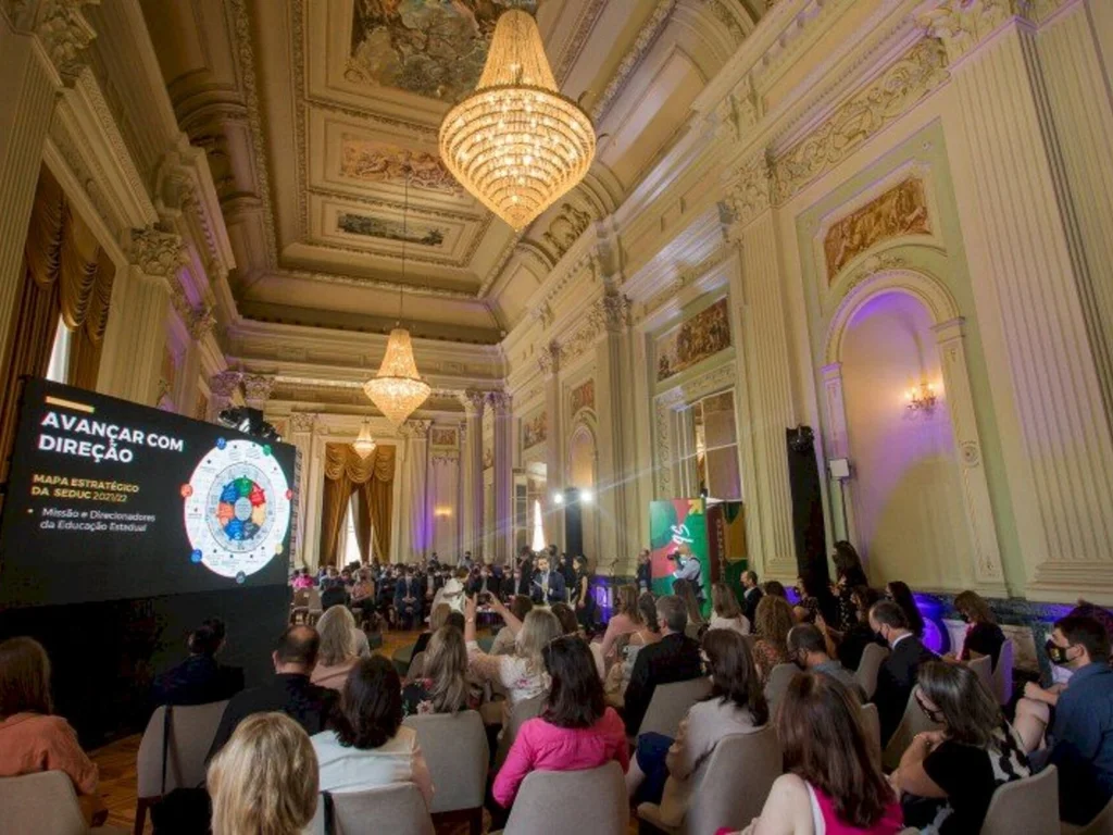 Governo gaúcho anuncia investimento bilionário na educação