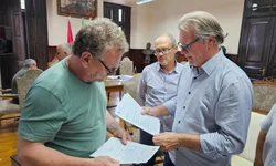 Contratação de cuidadores é debatida entre vereadores e Smed