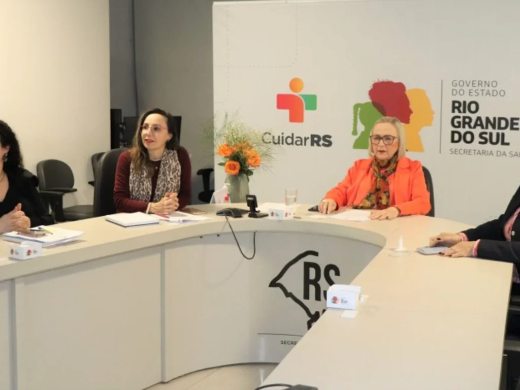 Saúde e Santa Casa assinam aditivo de contrato para início da radioterapia