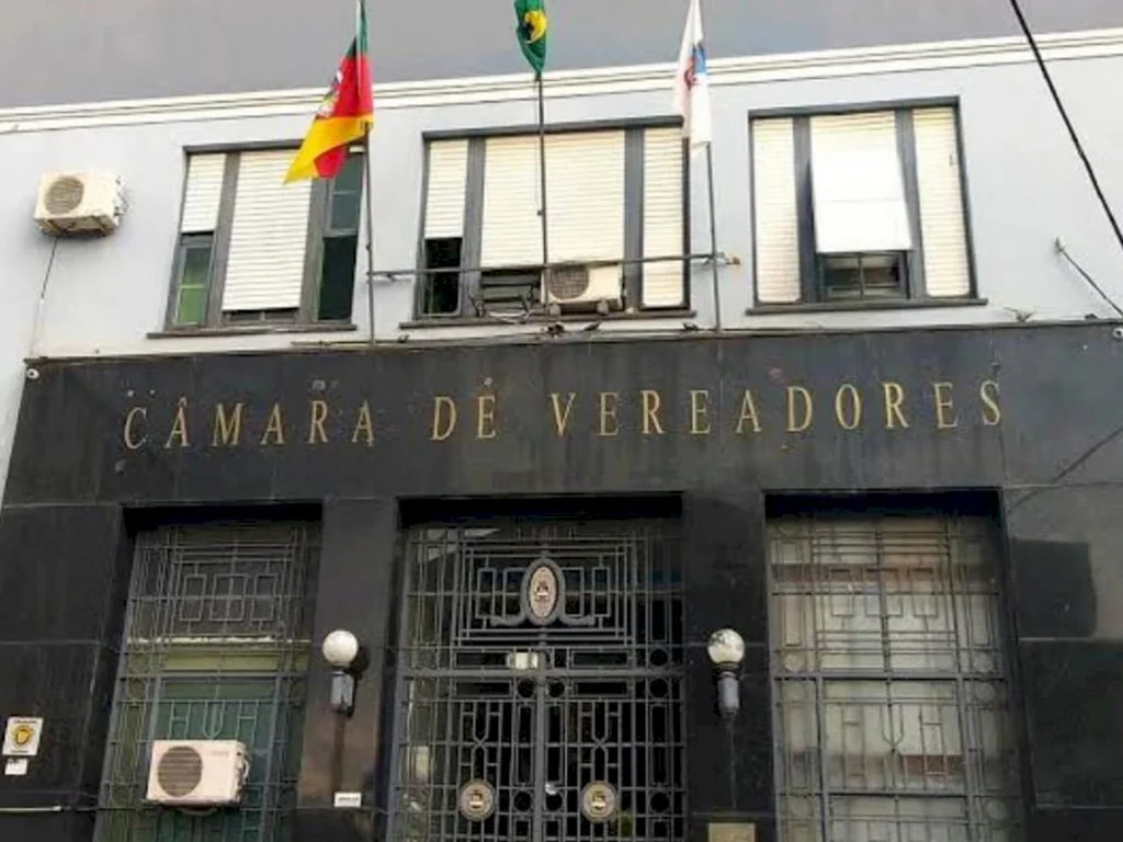 Campanha incentiva mais mulheres na política