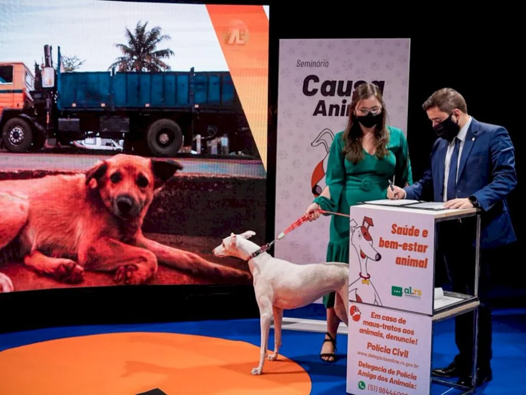Lei que proíbe corrida de cães é promulgada