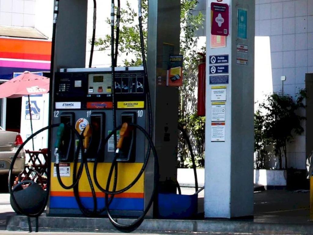 Preço de combustíveis tem queda nos postos de gasolina