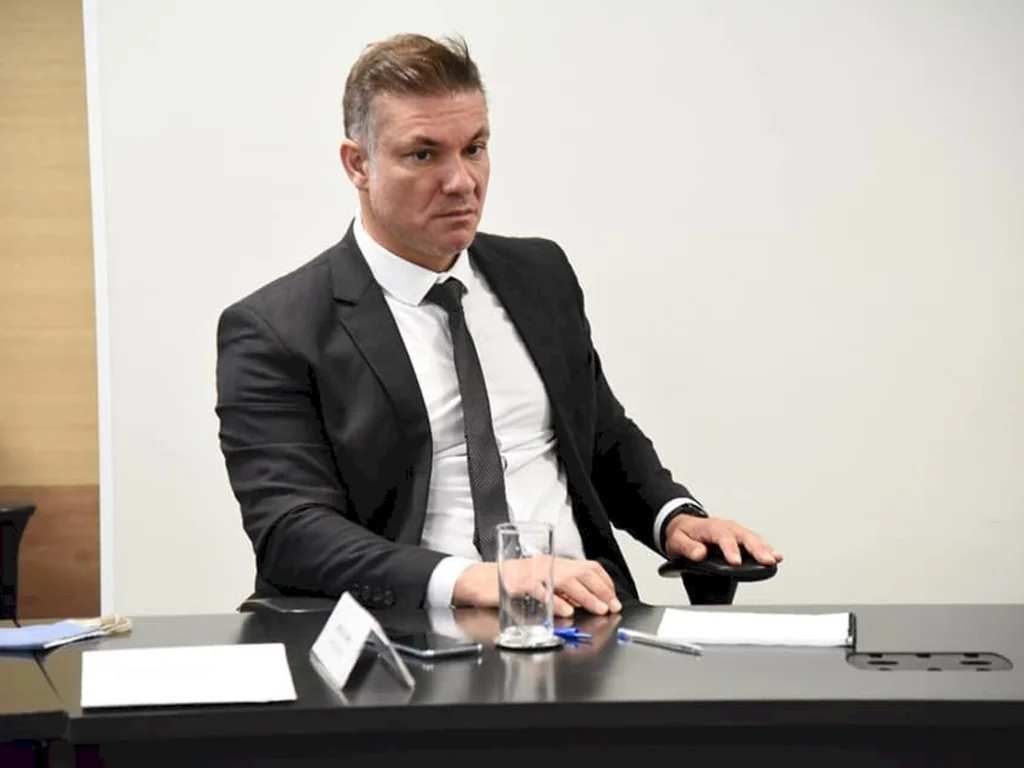 Prefeito é alvo de ação por improbidade administrativa