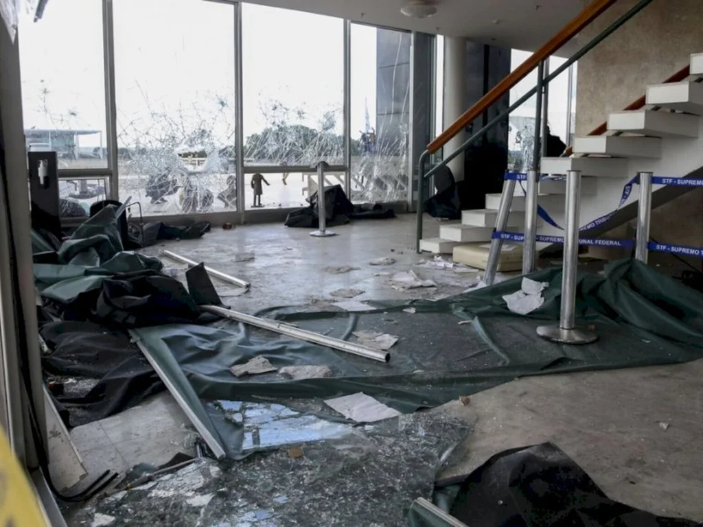 AGU pede o bloqueio de bens de financiadores dos atos golpistas