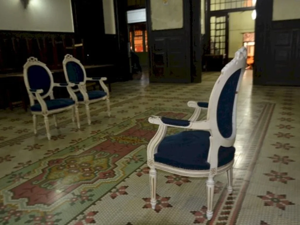 Móveis e utensílios do Clube Comercial vão a leilão