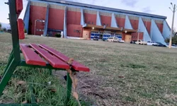 Falta de uso de máscaras e aglomeração geram críticas a evento