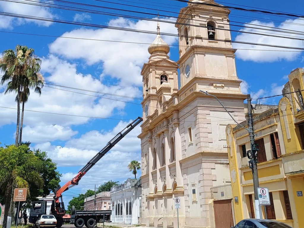 Limpeza da Catedral revela problema grave na cúpula
