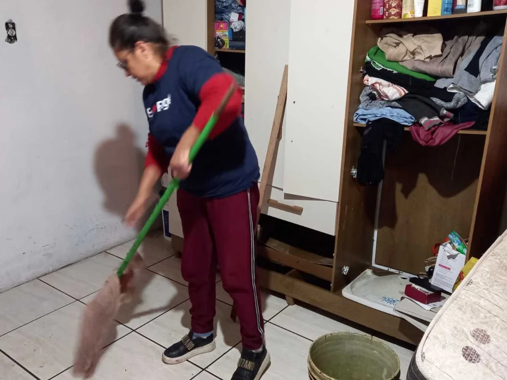 Diversos bairros têm registro de casas alagadas