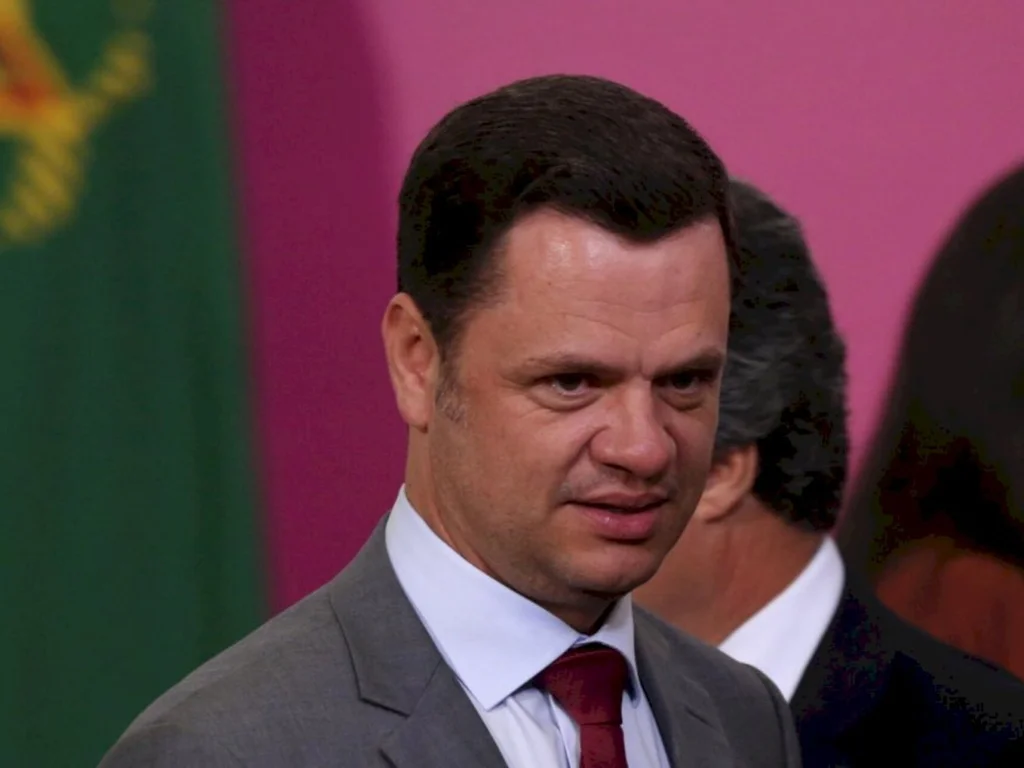 AGU pede prisão de ex-ministro de Bolsonaro