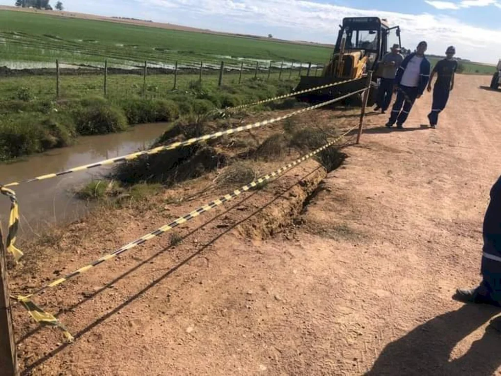 Lateral de ponte desaba na Serrilhada