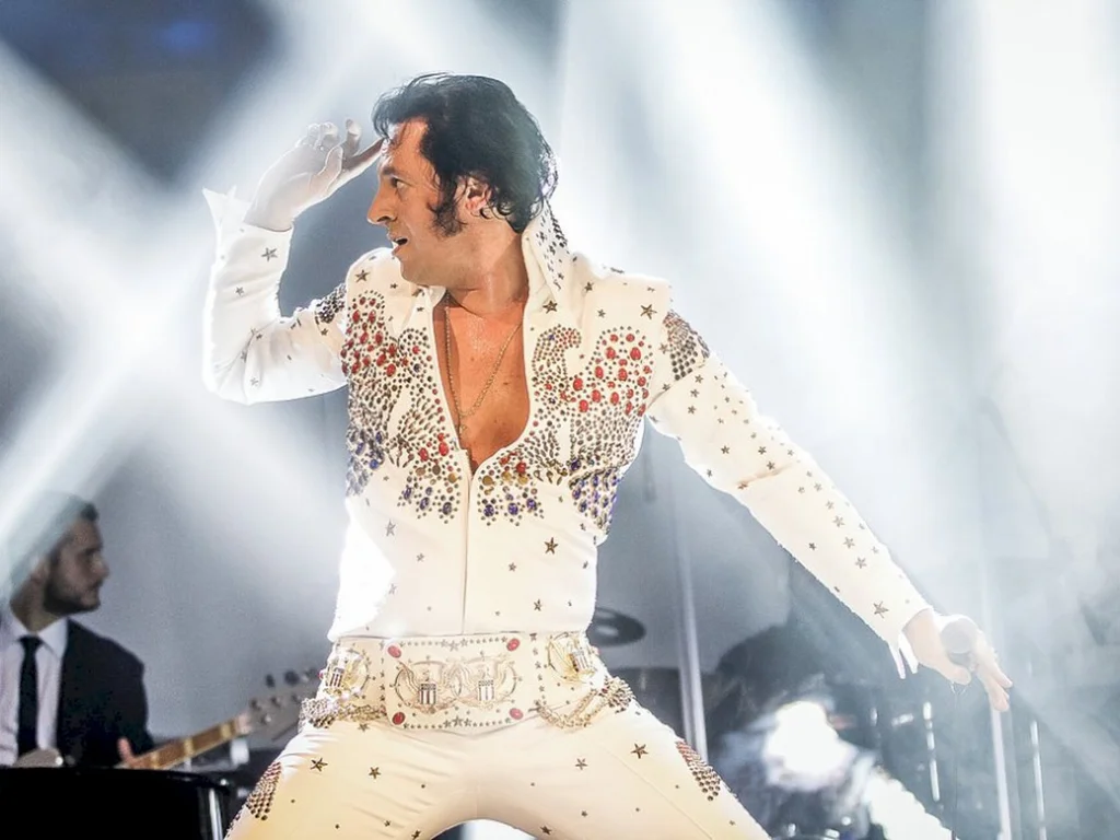 Show de Elvis cover é destaque no dia 8