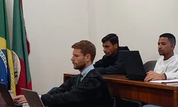 Brigada Militar apreende drogas e dinheiro