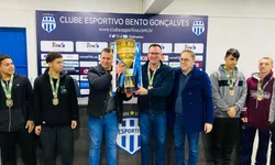 Jalde-negro pega o Lajeadense fora