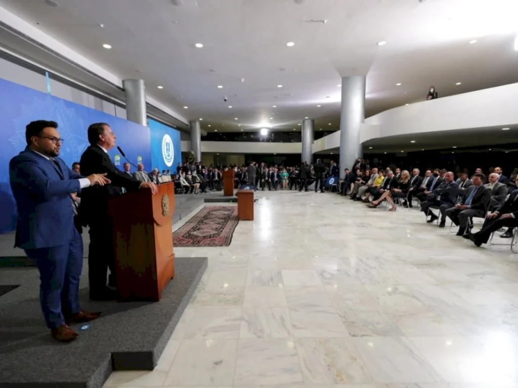 Governo Federal certifica escola cívico-militar de Bagé