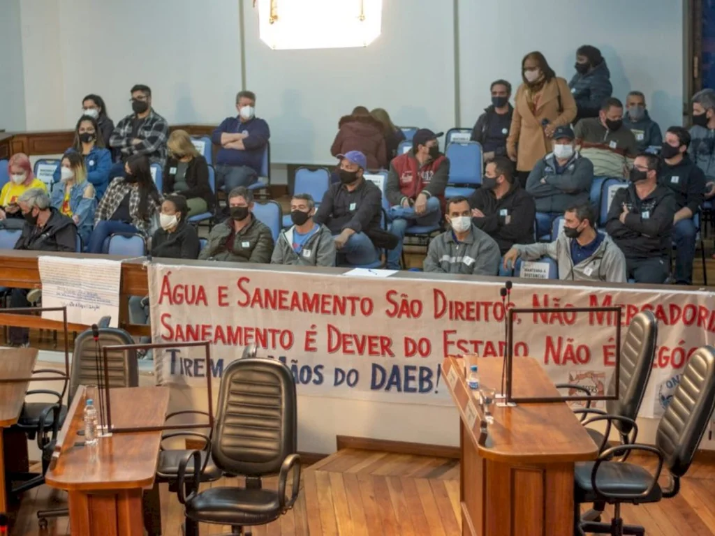 Audiência pública debate  privatização da água