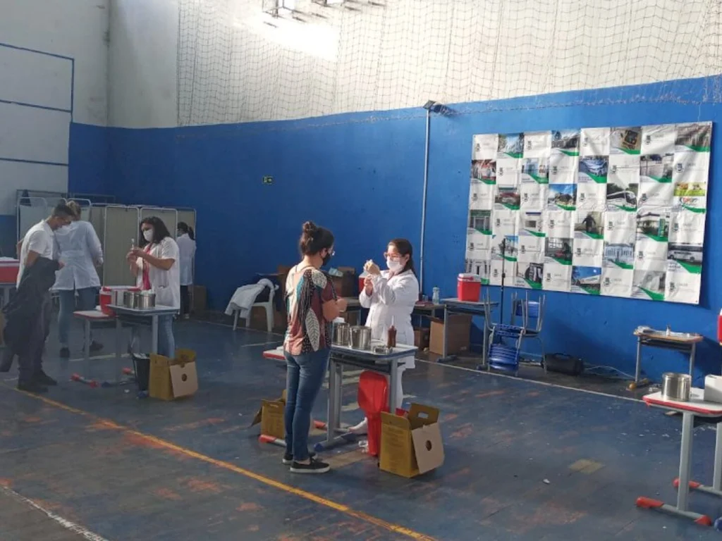 Vacinação ocorre neste sábado e só retorna na quarta