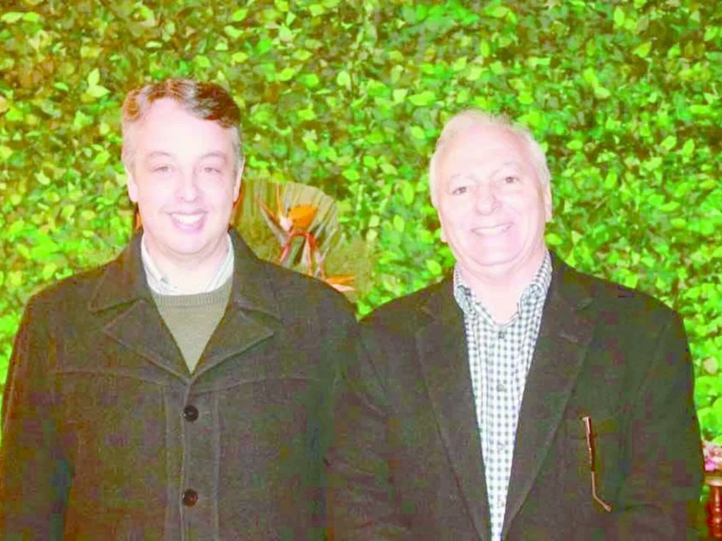 Conhece-te a ti mesmo e conhecerás o universo e os deuses’   Sócrates