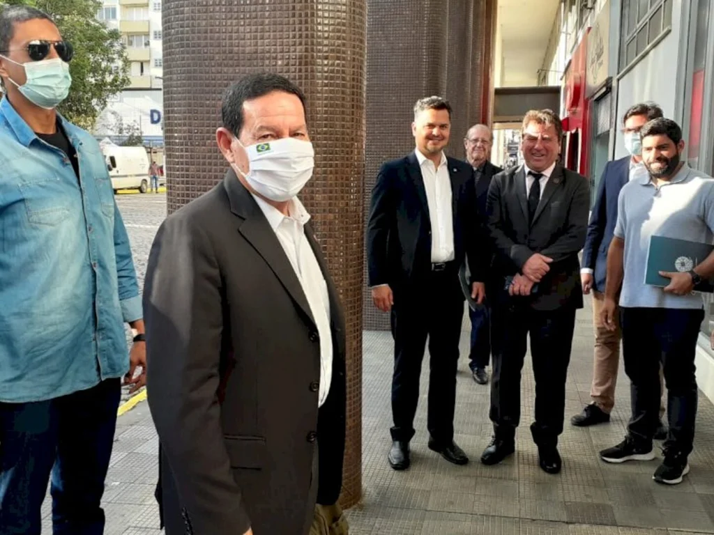 Mourão cumpre agenda em Bagé